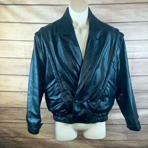 Mens size XS Italian made leather jacket with zippered removable sleeves